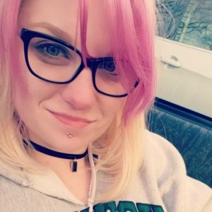 Meet your Posher, Rhiannon